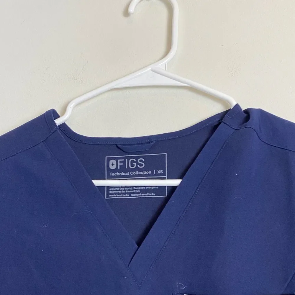 Figs Navy Blue Scrub Set: Catarina Top, Cargo Jogger Scrub Pants XS - Picture 4 of 9